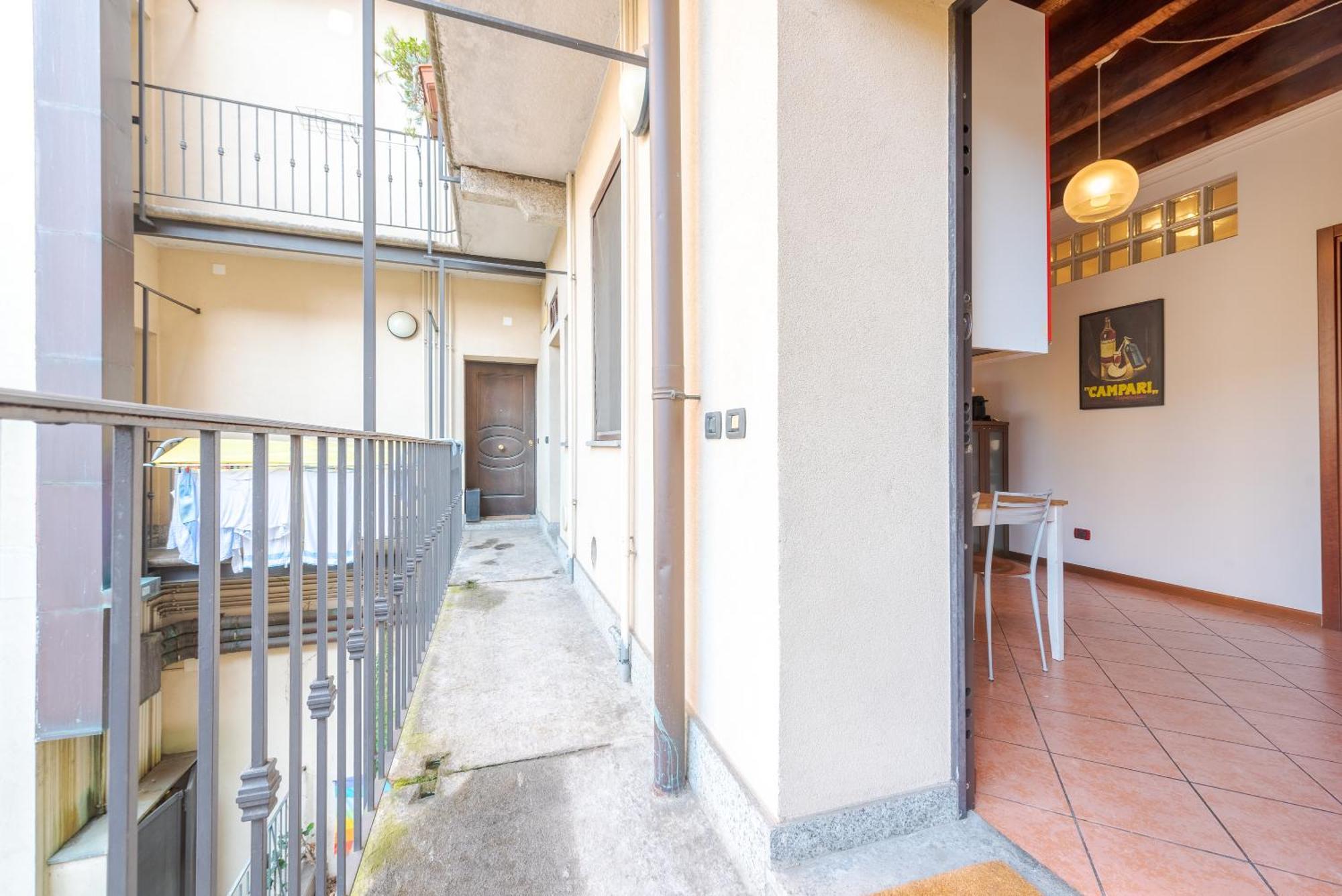 Guest Planet - Rosso Milano Apartment - Navigli Area Eksteriør billede